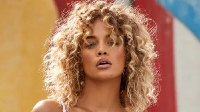 Jasmine Sanders was photographed by Ben Watts in Puerto Rico.